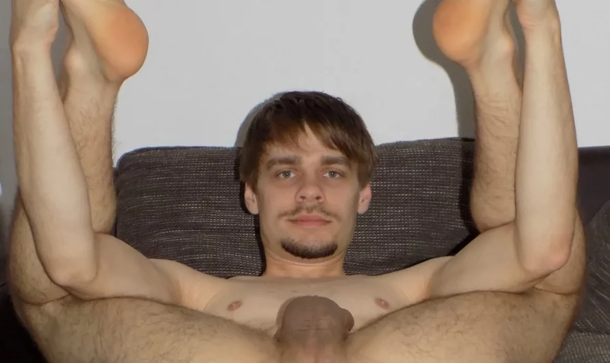 Maxence la petite lope gay pour un défonce au téléphone rose